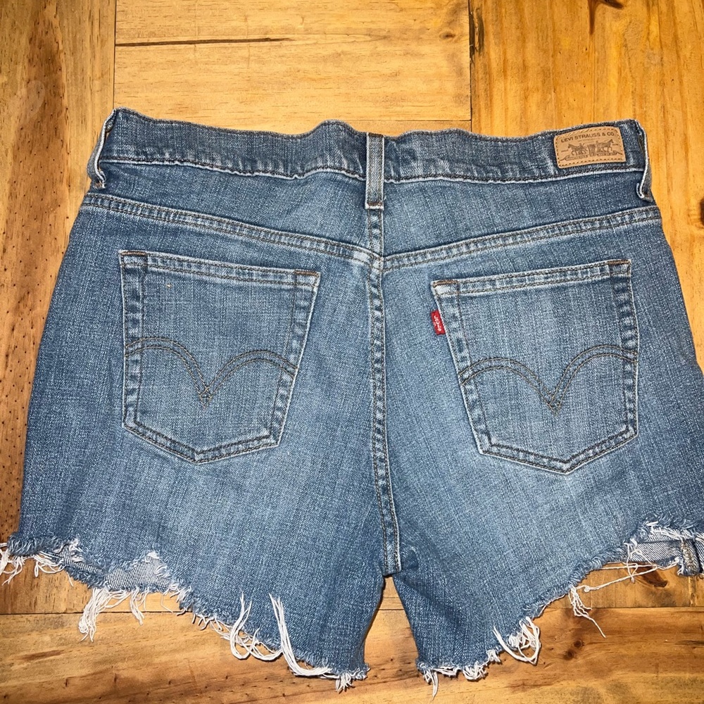 LEVIS Womens Vintage Size 10L 515 Cutoff Mid Rise Medium Wash Jean Shorts